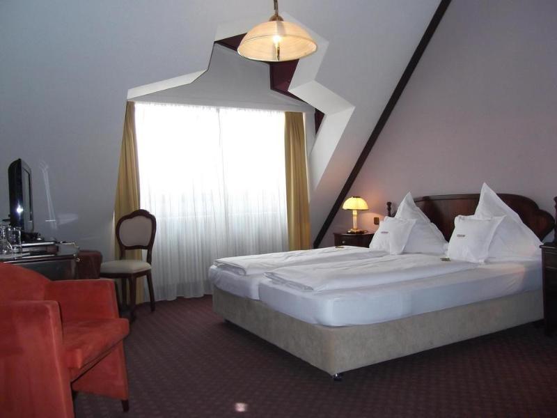 Hotel Exquisit 4*