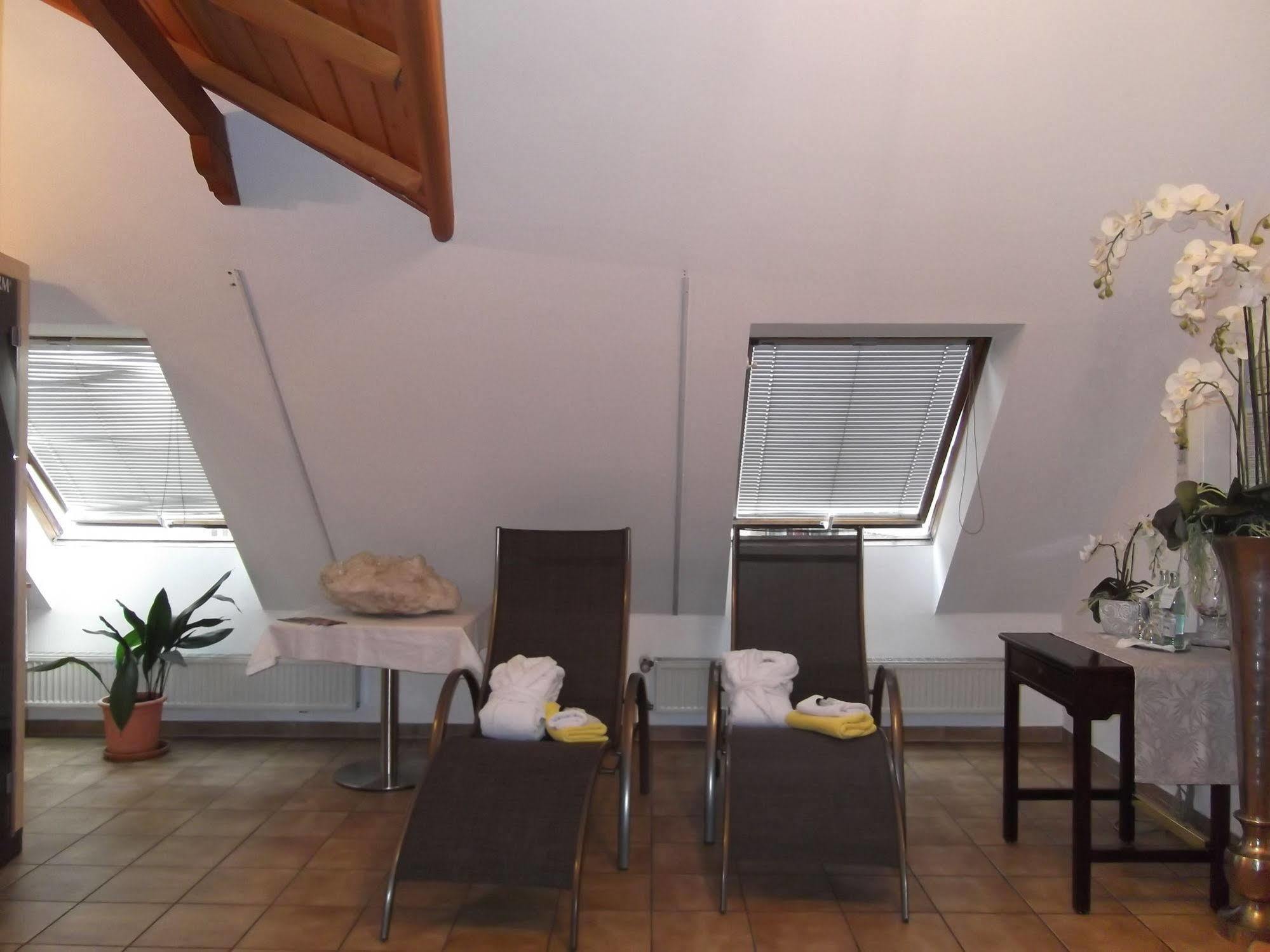 Exquisit Hotel 4*