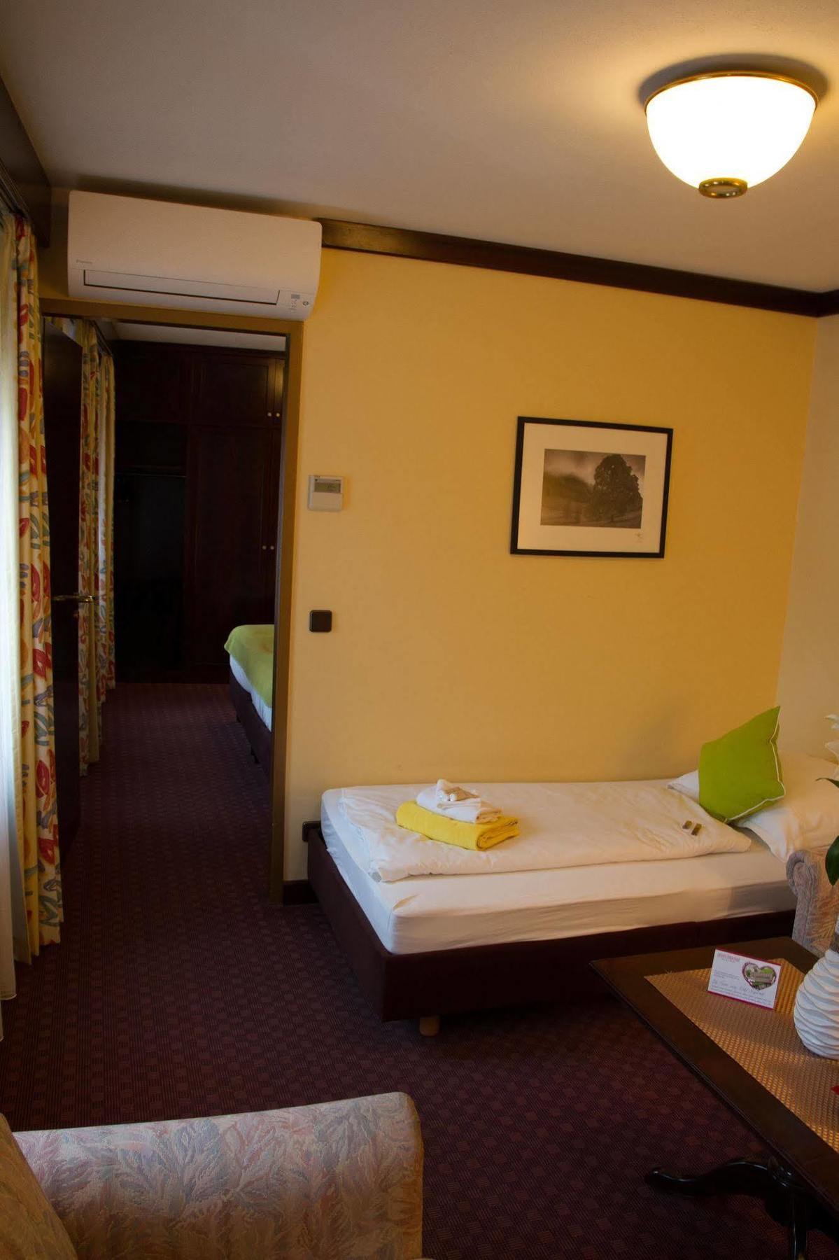 Hotel Exquisit 4*